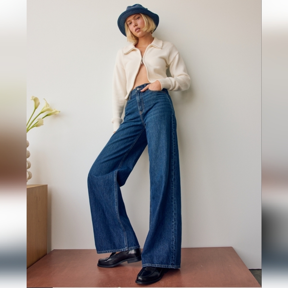 NWT Abercrombie & Fitch The Wide Leg High Rise Jeans, 34 Short